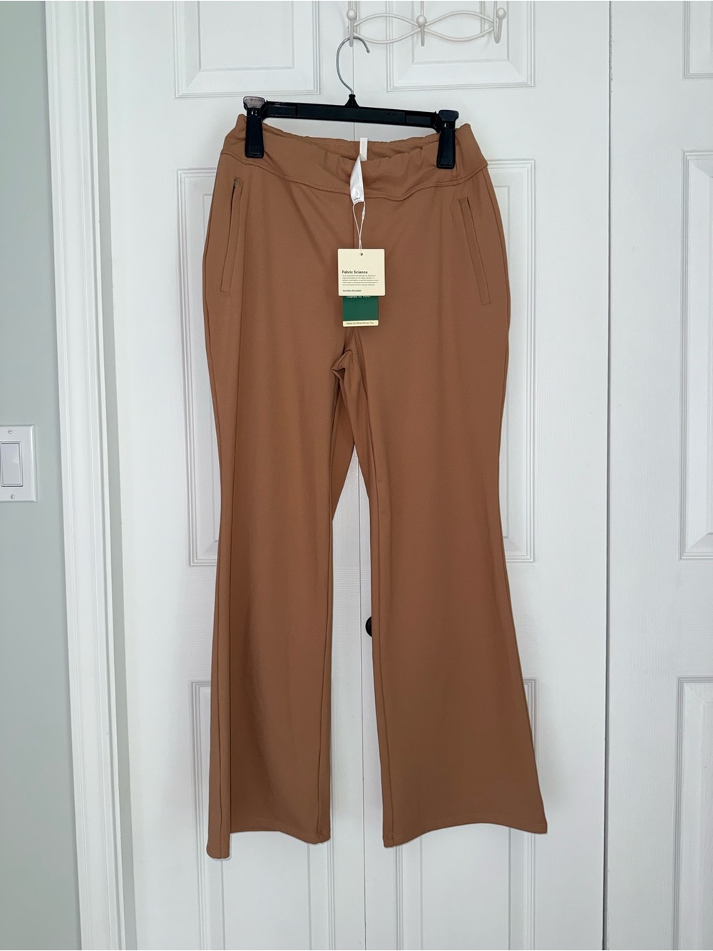 NWT Halara DayStretch Mid Rise Zipper Pocket Flare Work Pants Tan M Regular‎